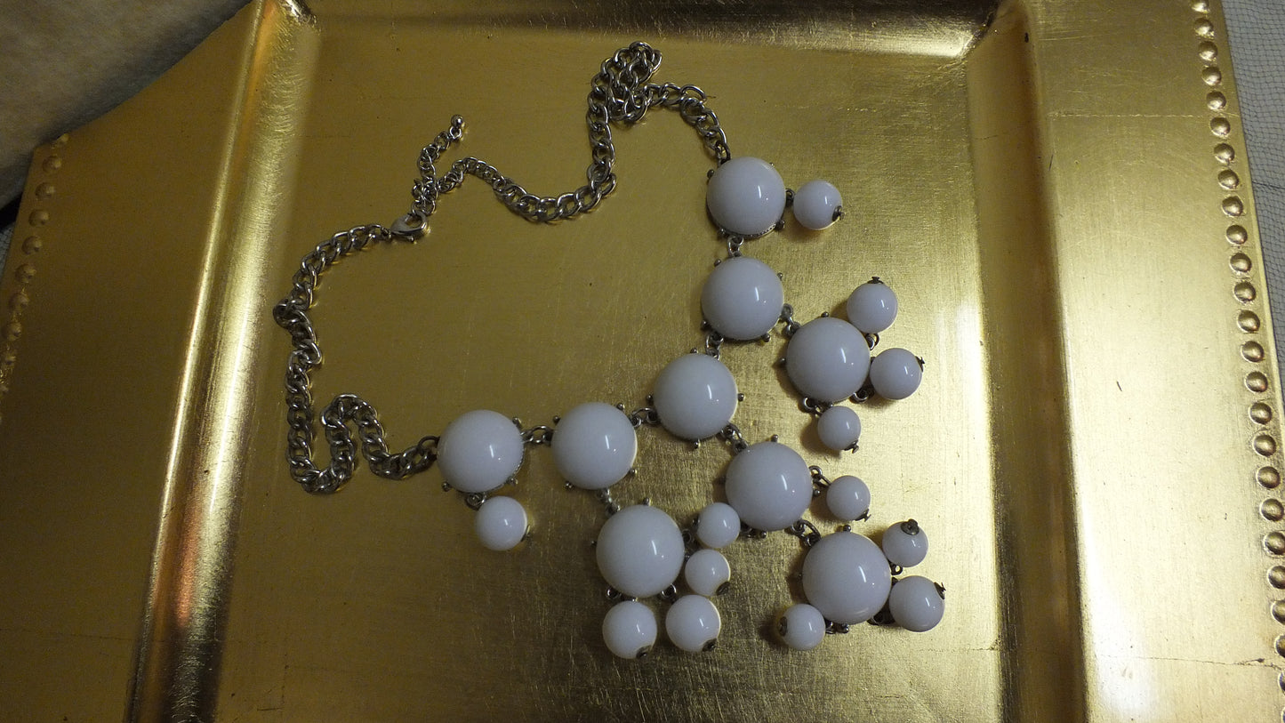 J2400001 - White bubble necklace with lobster claw clasp.