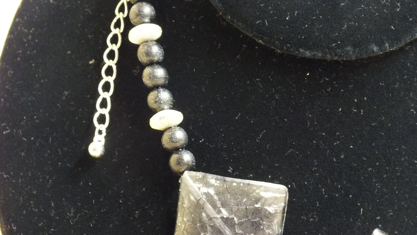 Clear Acrylic with black & silver like bead necklace