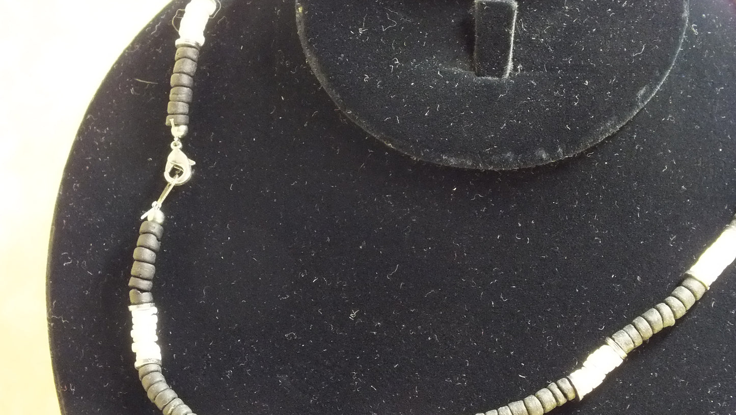 J2400010 - Vintage Black, White and Silver tone puka shell necklace with sharks tooth