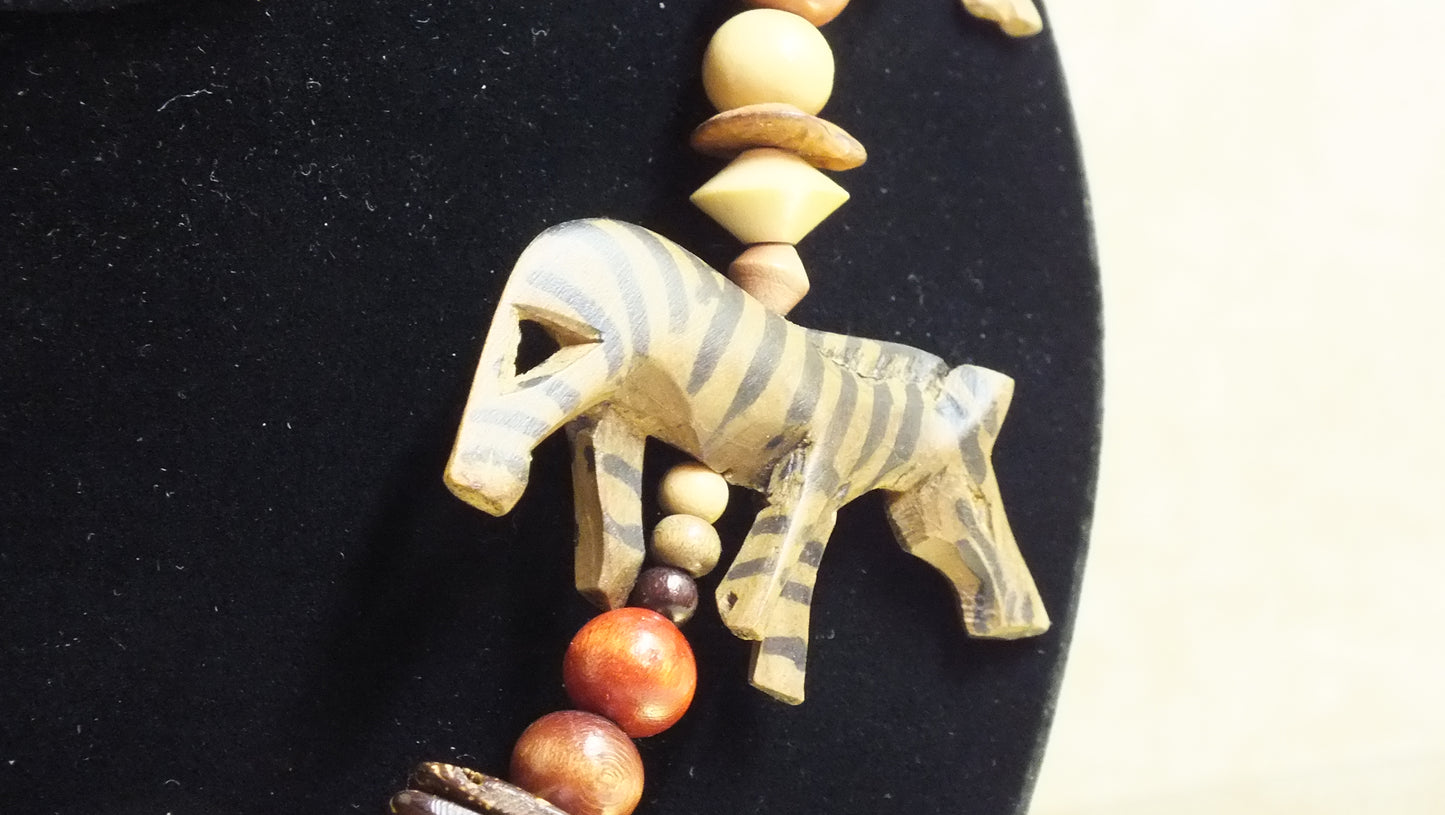 J2400023 - Visiting the Safari Necklace