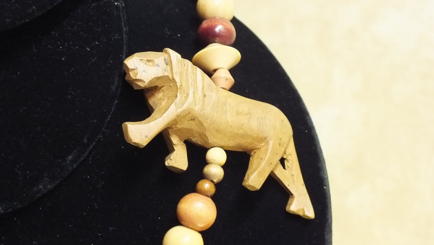 J2400023 - Visiting the Safari Necklace