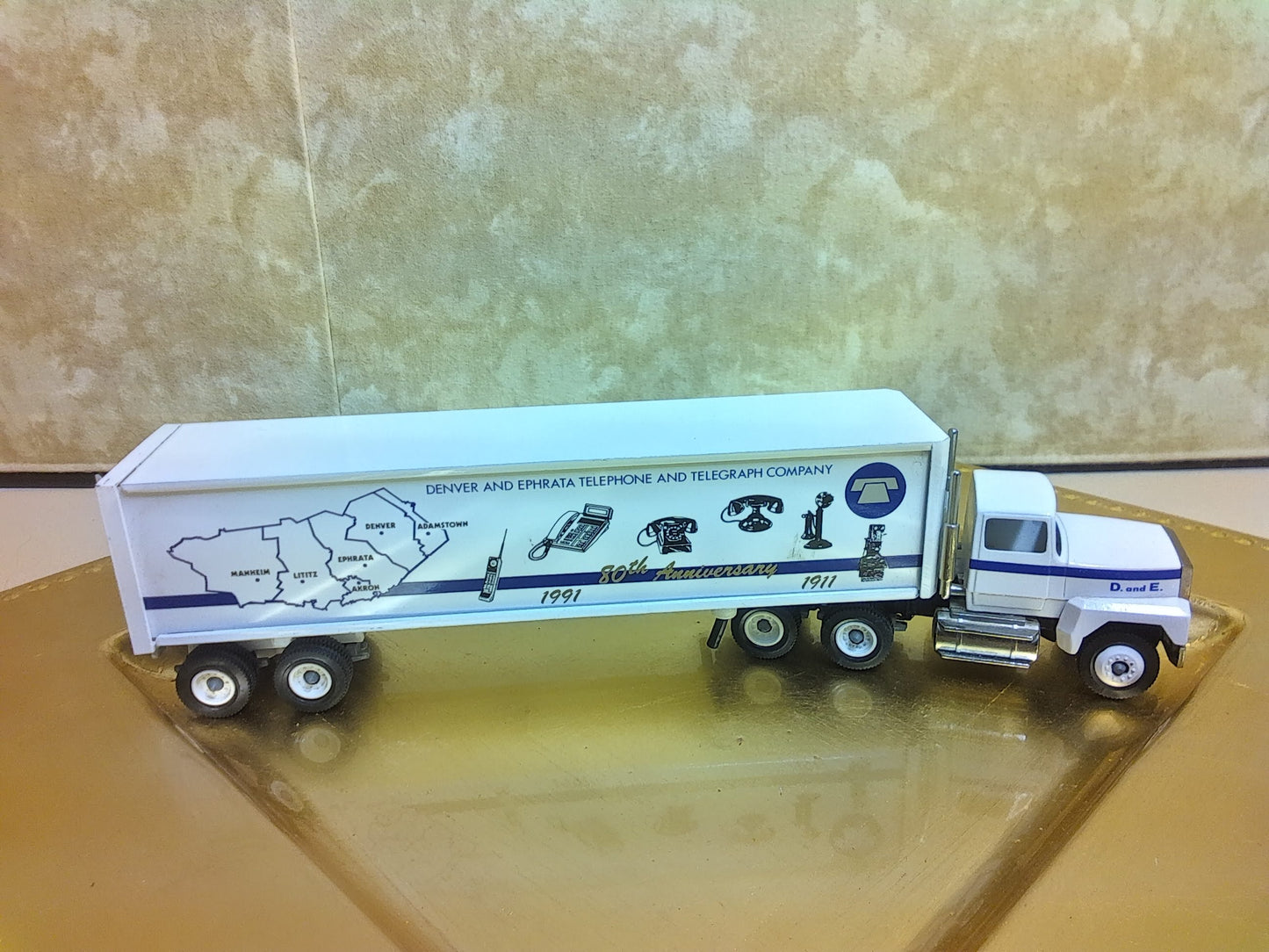 D & E Die Cast Truck