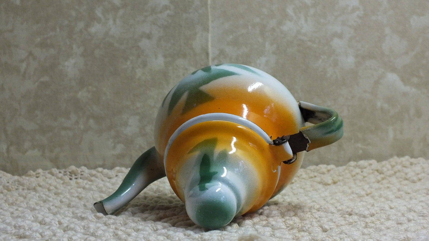 M2400166 - Vintage Enameled Metal Teapot