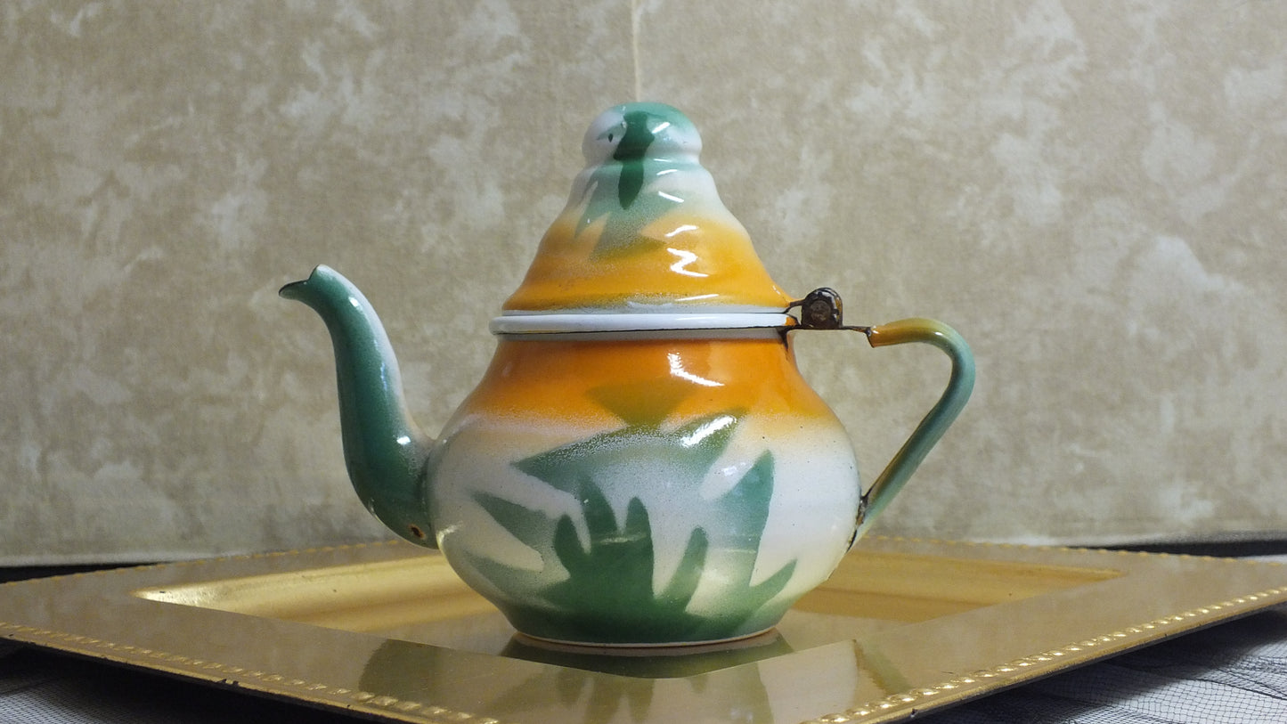 M2400166 - Vintage Enameled Metal Teapot
