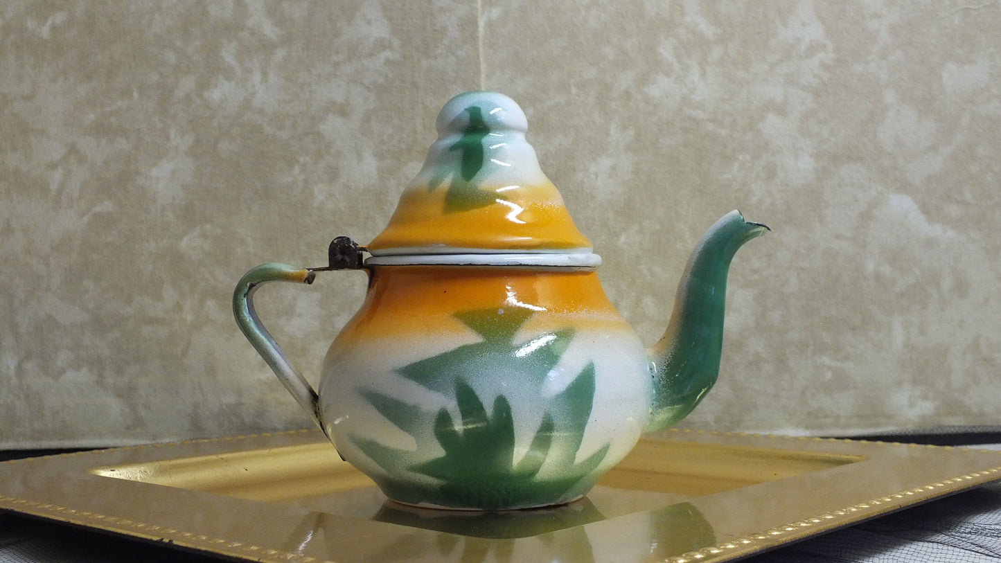 M2400166 - Vintage Enameled Metal Teapot