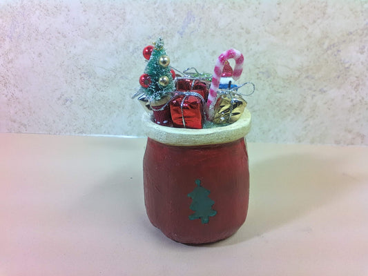 M2400114 - Wood Art by Ray DeBonis: Santa full of toys small