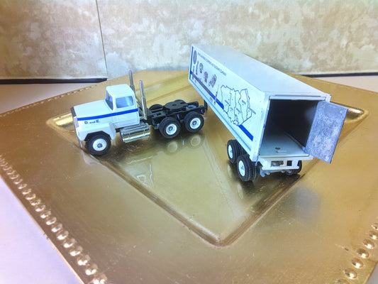 D & E Die Cast Truck