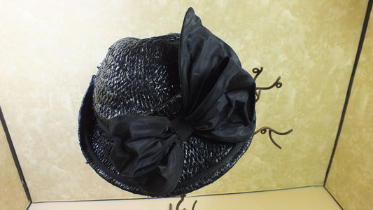 M2400174 - Vintage Women's Hat: Black w/bow